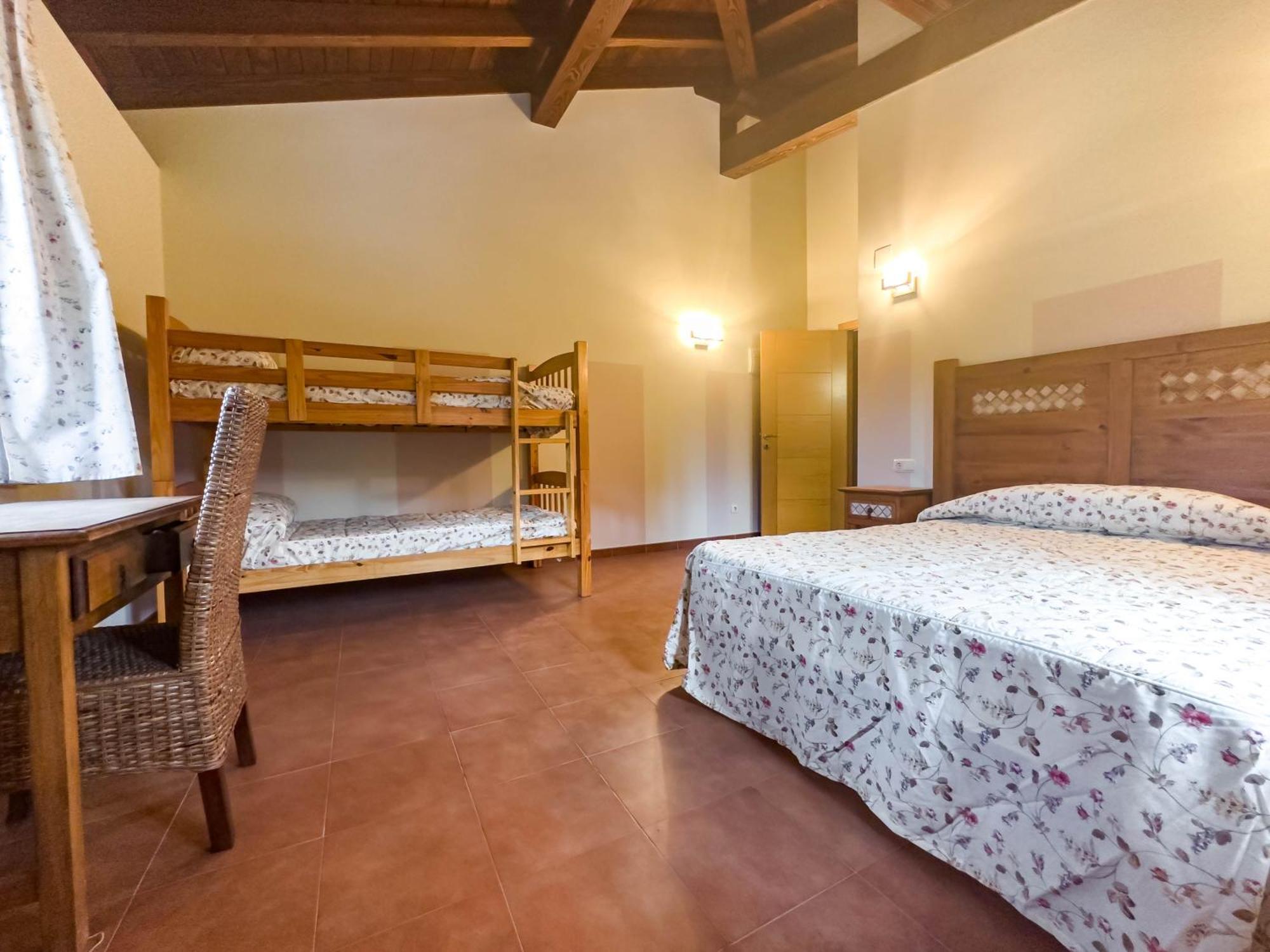 Chalet Amplia En Entorno Natural *