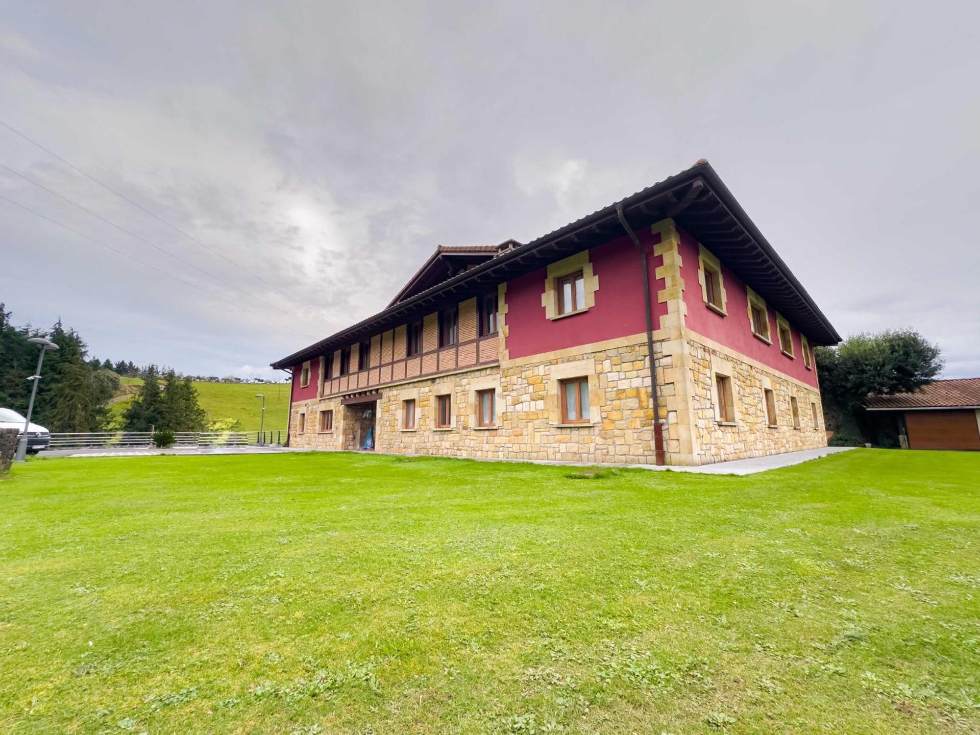 Chalet Amplia En Entorno Natural *